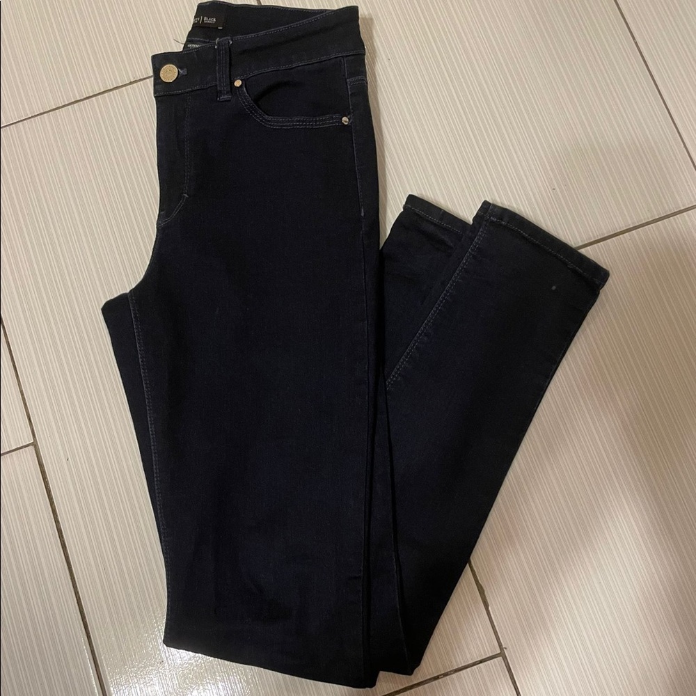 White House Black Market Skinny Jean